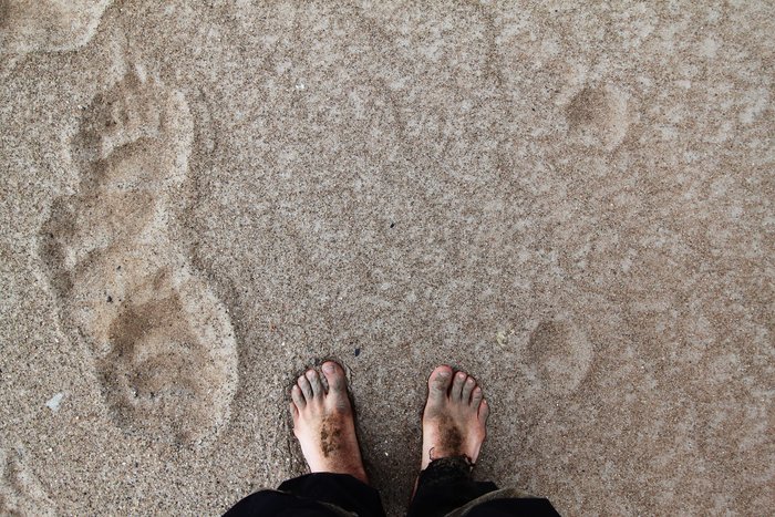 Andrew eschews shoes.