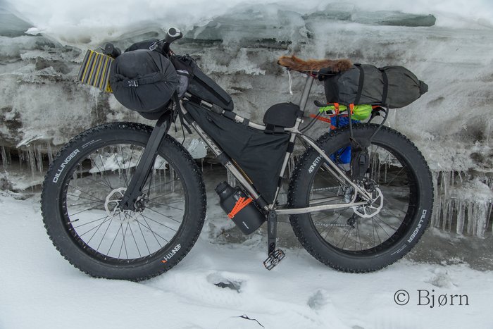 The Carver O'Beast fat-bike is an ellegant and well made bike, perfect for long Alaskan expeditions.