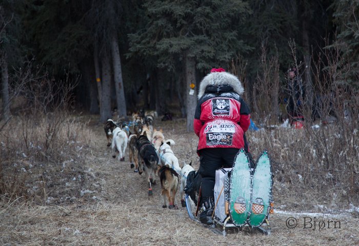 Ali Zirkle forgoes rest and pushes on out of Rohn.