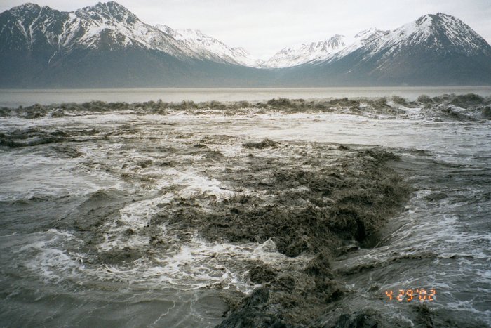 Photo 9 - the bore moves away from the shore.