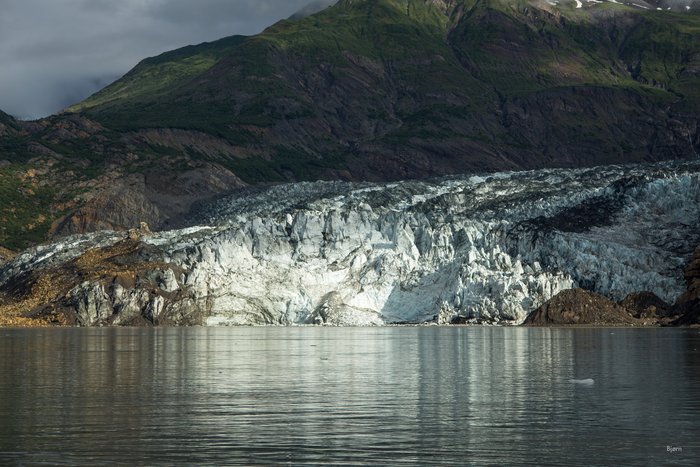 In October 2015, a massive landslide slid into Taan Fjord and created a tsunami in excess of 600 feet. Much of the landslide material was deposited on the Tyndall Glacier and into the fjord. 